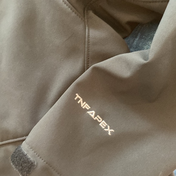 Men’s Apex North Face Jacket - Picture 8 of 10